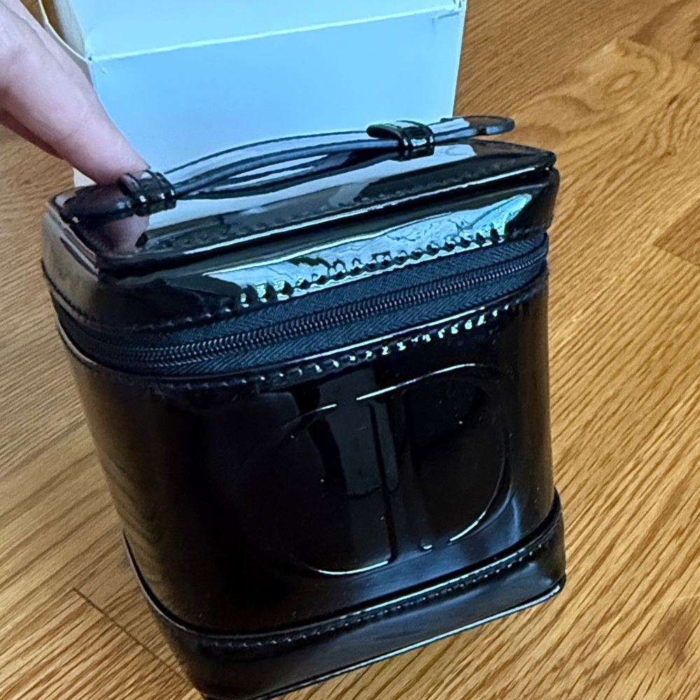 Dior Glossy Patent Leather Square Cosmetic Case - Black - Picture 2 of 4